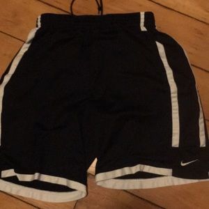 Nike L Men’s Basketball Shorts